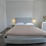 Joan Sarandë
