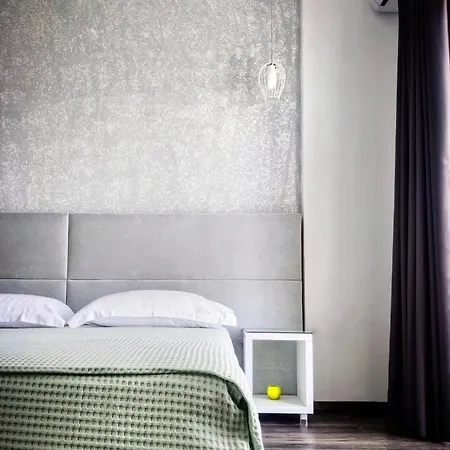 Joan 3* Sarandë