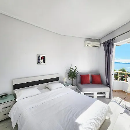 Joan Hotel 3*