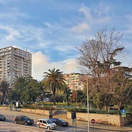 Joan 3* Sarande