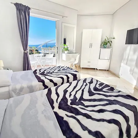 Joan 3* Sarande