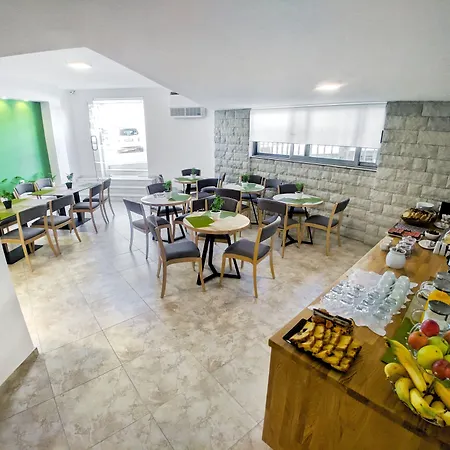 Joan 3* Sarandë