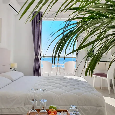 Joan Hotel 3*