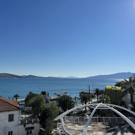 Joan 3* Sarandë
